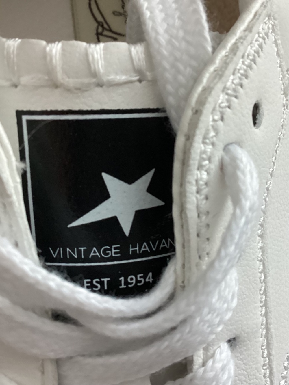 Vintage Havana Crisp Sneaker (Women), size 8 - Picture 4 of 13
